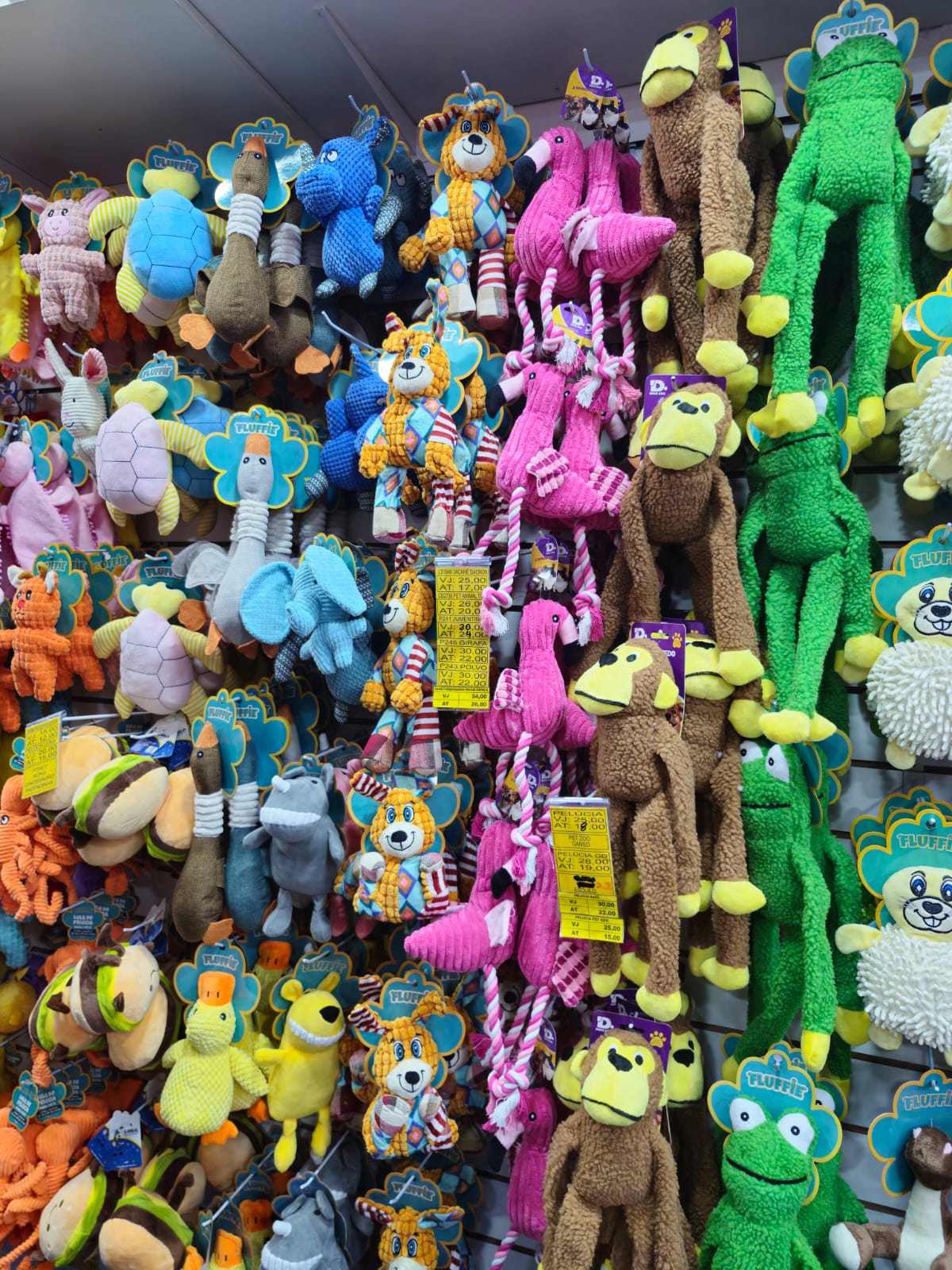 Brinquedos e pelúcias no atacado na Multi Pet 25