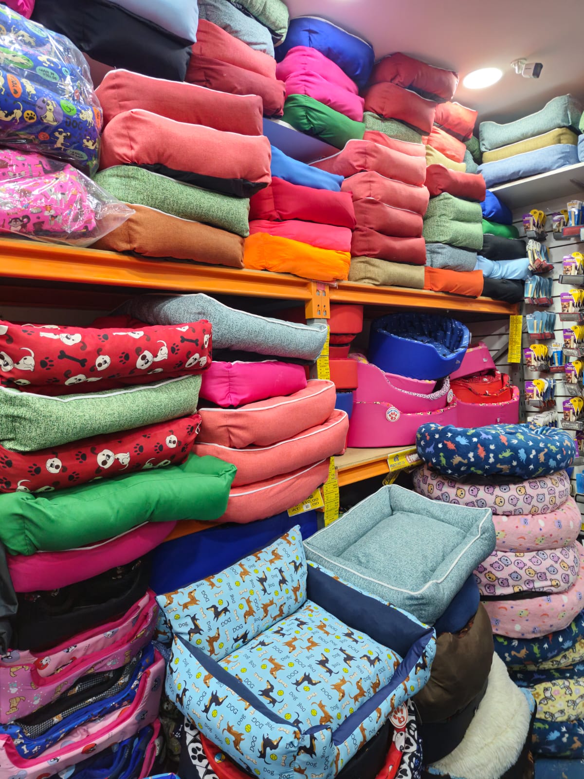 Caminhas e almofadas no atacado na Multi Pet 25